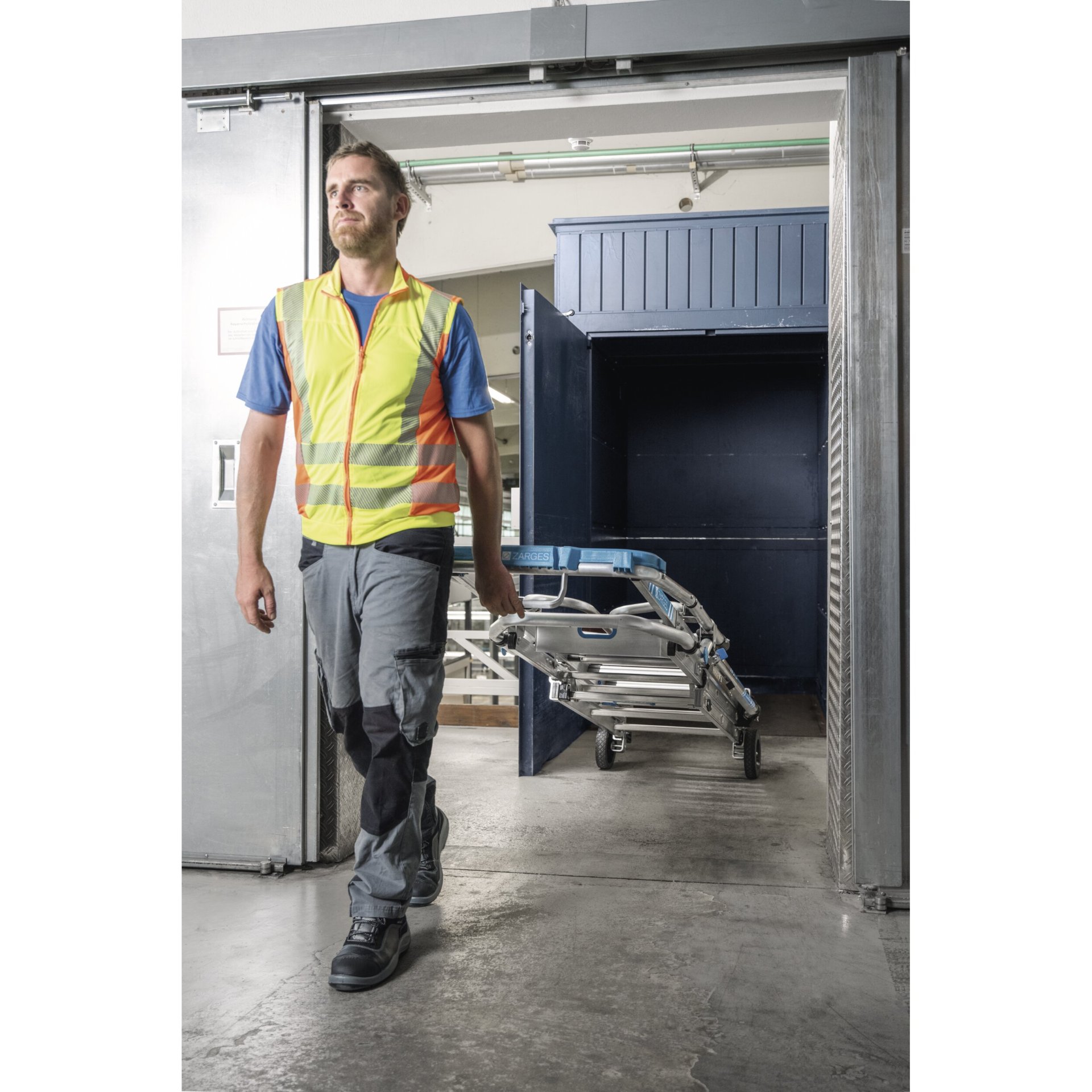 ZAP Masterflex Plus S - Teleskop-Plattformleiter 12 Stufen